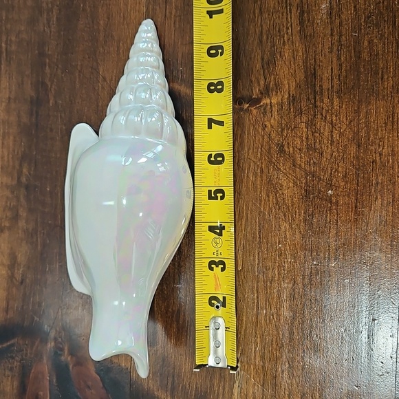 Iridescent Shell-Shaped Decor - Picture 4 of 5